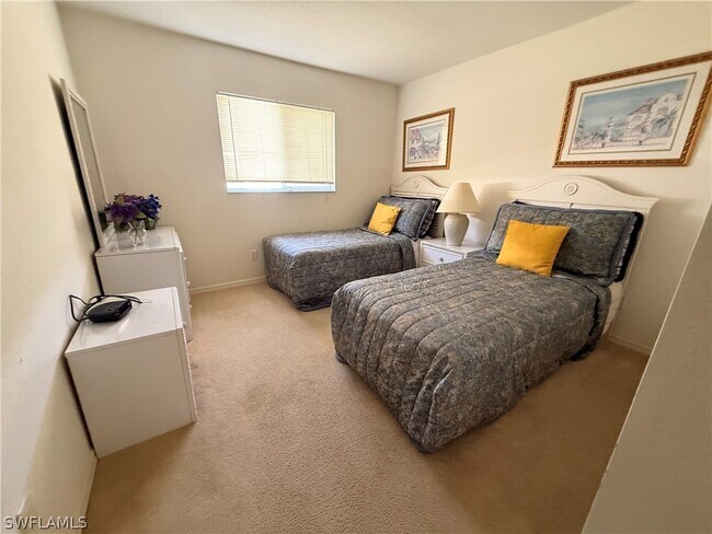 Foto del edificio - 3737 SW 12th Pl