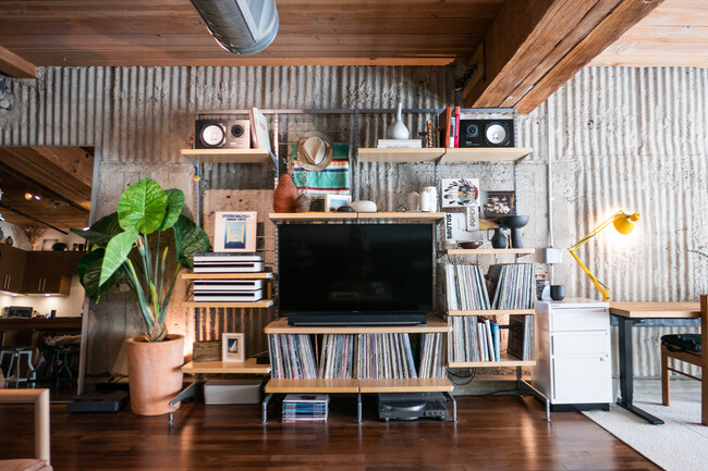 Foto del edificio - 530 S Hewitt St