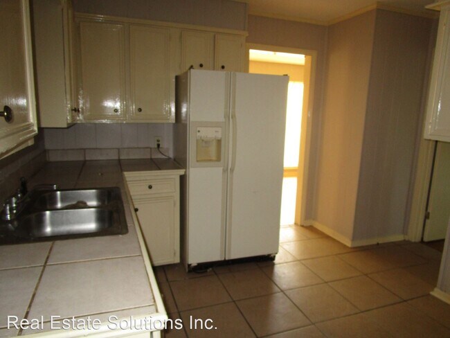 Building Photo - 4 br, 2 bath House - 3025 Oak Forest Drive