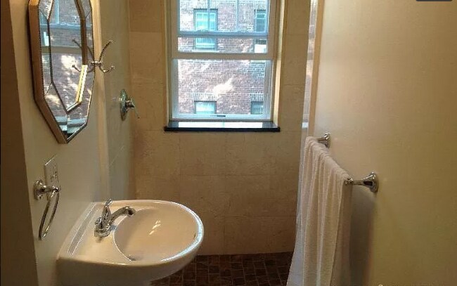 Foto del edificio - 108 Washington St