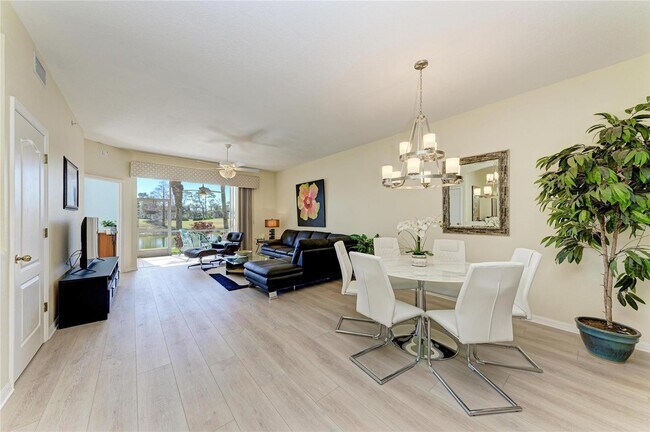 Foto del edificio - 5350 Hyland Hills Ave