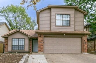 Building Photo - 2239 Turf Club Dr