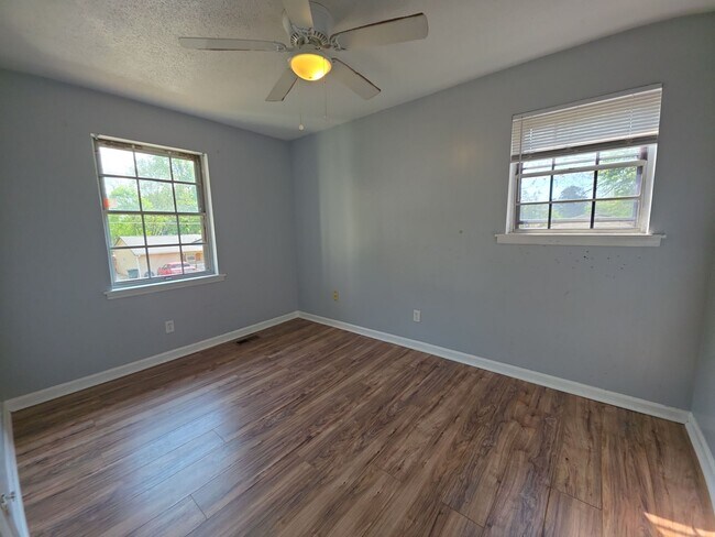 Foto del edificio - 3910 Grunden Dr SW