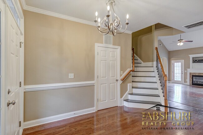 Foto del edificio - 325 Timber Meadow Lake