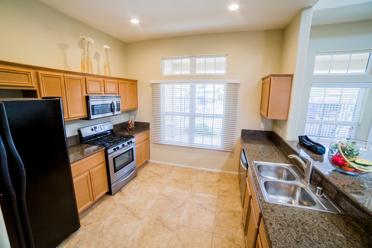 Primary Photo - Willow Crest Townhome Aparmtents