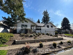 Building Photo - 12830 SW Foothill Dr