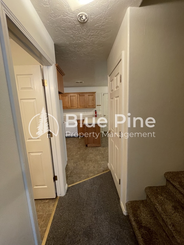 Building Photo - 345 S Byron Ave