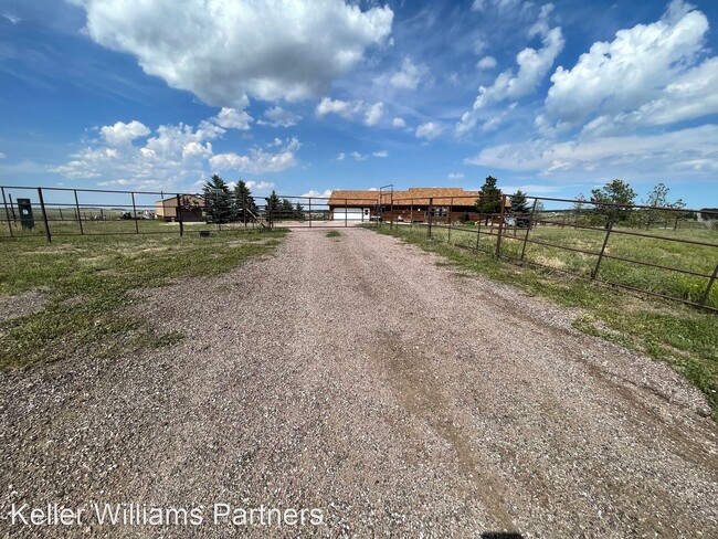Building Photo - 5 br, 4 bath House - 6950 Hodgen Rd