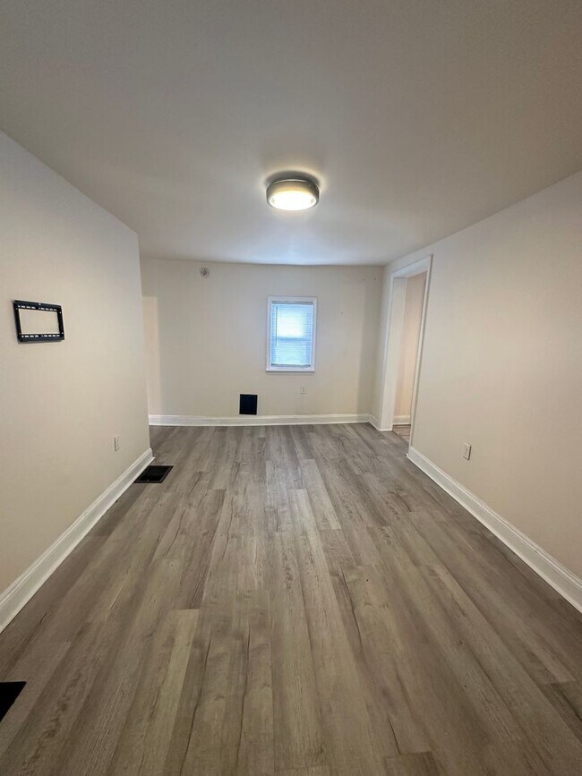 Foto del edificio - Updated 2 Bedroom Home in Media Borough with Private Yard