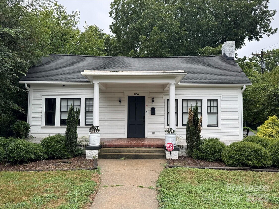 Foto principal - 1100 Herrin Ave