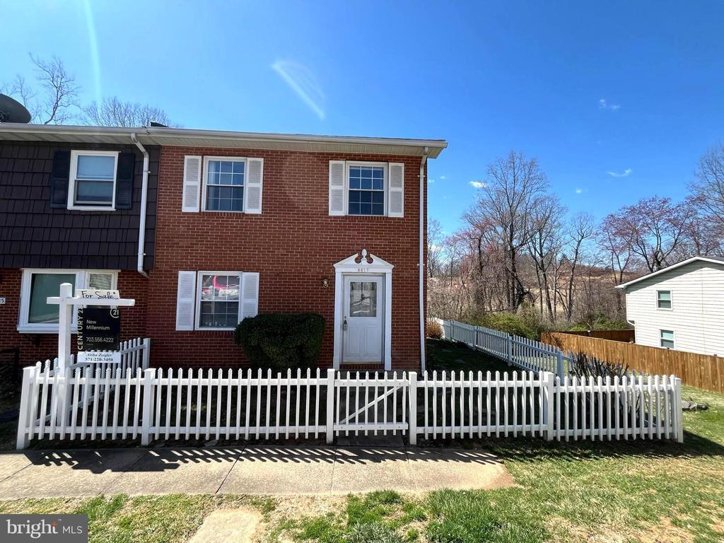 Primary Photo - 8617 Colston Ct