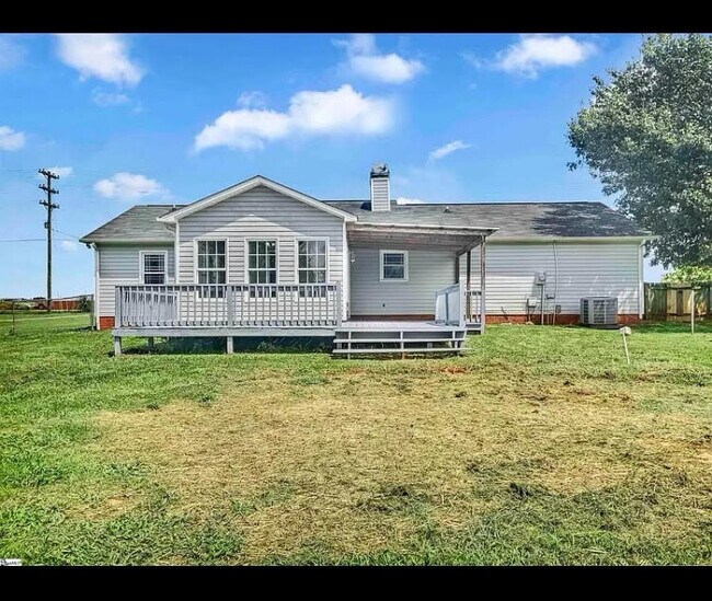 Building Photo - 5475 Parris Bridge Rd