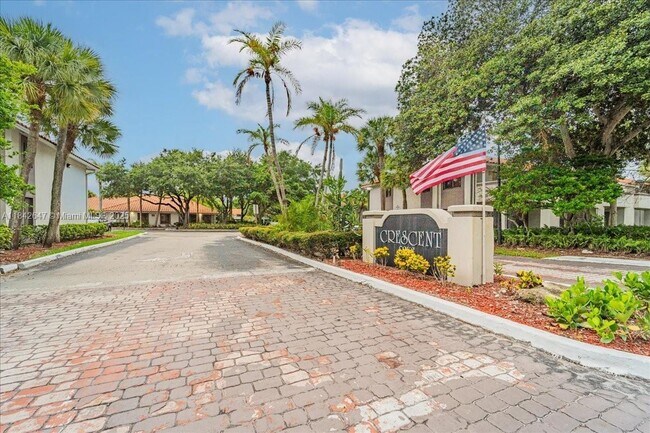 Foto del edificio - 3212 Coral Lake Ln