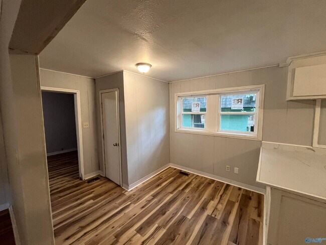 Foto del edificio - 2106 Evans Ave NW