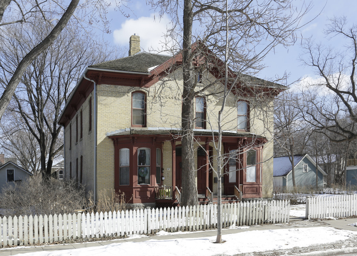 Building Photo - Nicollet Island Historic Homes