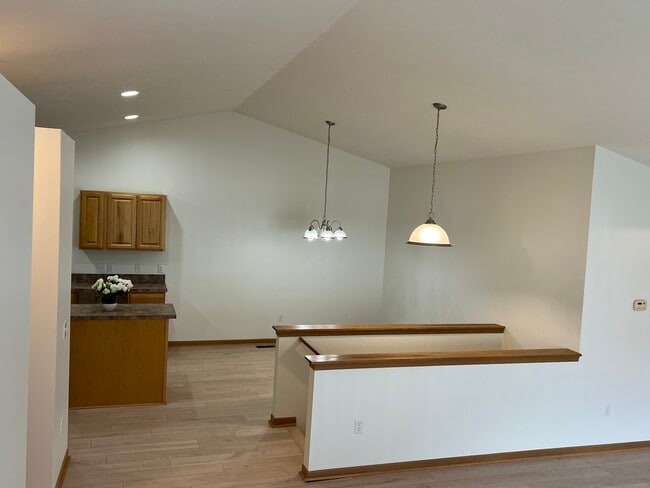 Foto del edificio - 44237 136th AVe