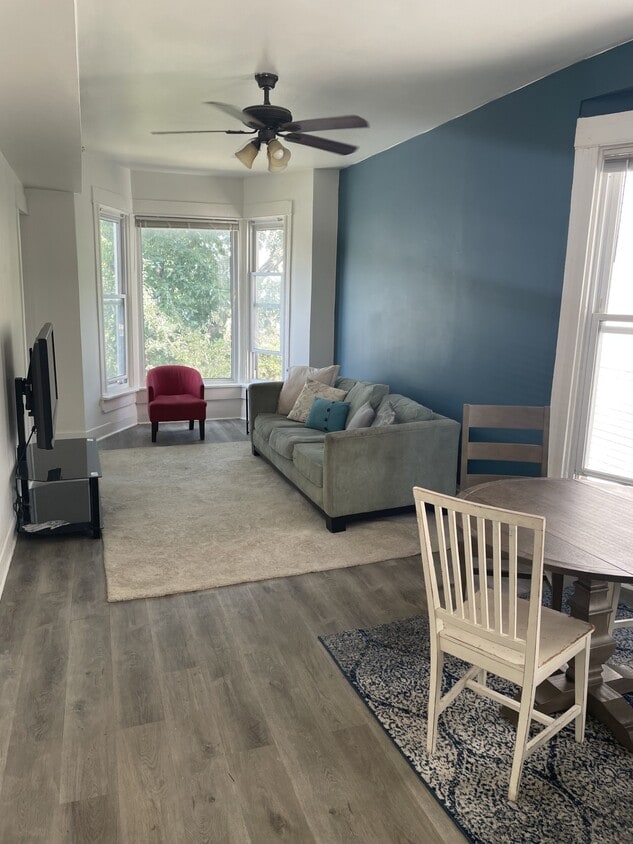 Photo - 3517 W Dickens Ave (Chicago, IL)