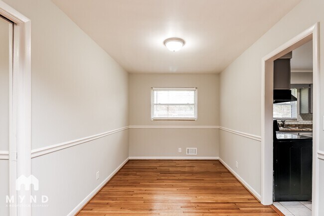 Building Photo - 1214 Bunchie St