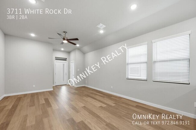 Foto del edificio - 3711 White Rock Dr