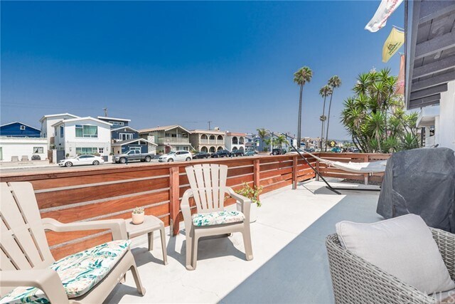 Building Photo - 915 W Balboa Blvd