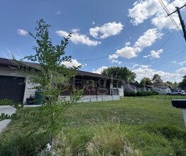 Building Photo - 211 De Haven St