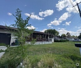 Building Photo - 211 De Haven St