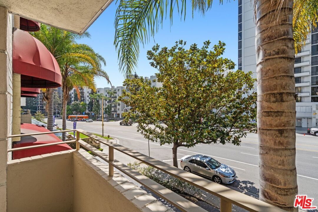 Foto principal - 10645 Wilshire Blvd