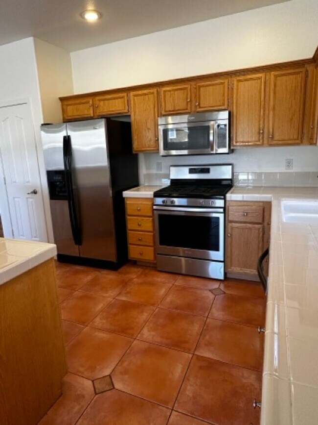 Foto del edificio - Stunning 3-Bedroom Home in the Heart of Su...