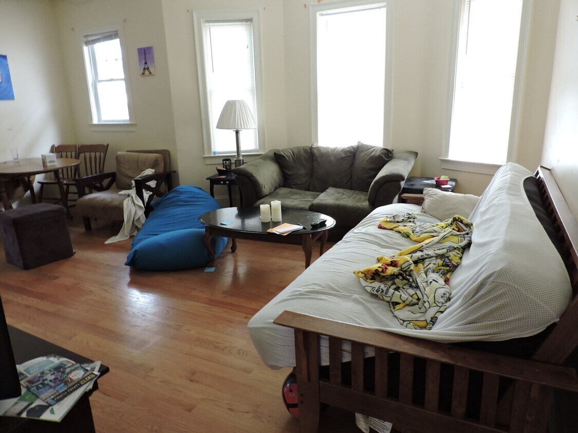 Foto principal - 74 Brooks St