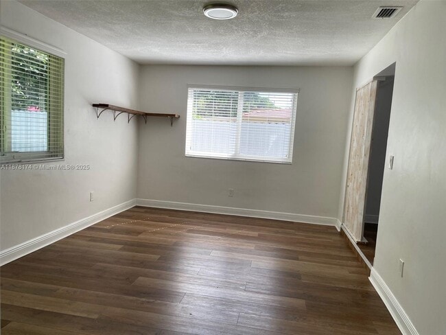 Building Photo - 2747 SW 25th Ter