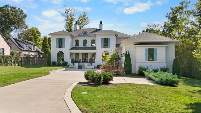 Foto del edificio - 3311 Skyline Dr