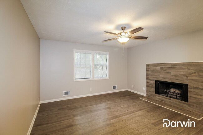Building Photo - 423 Rustic Ridge Cir