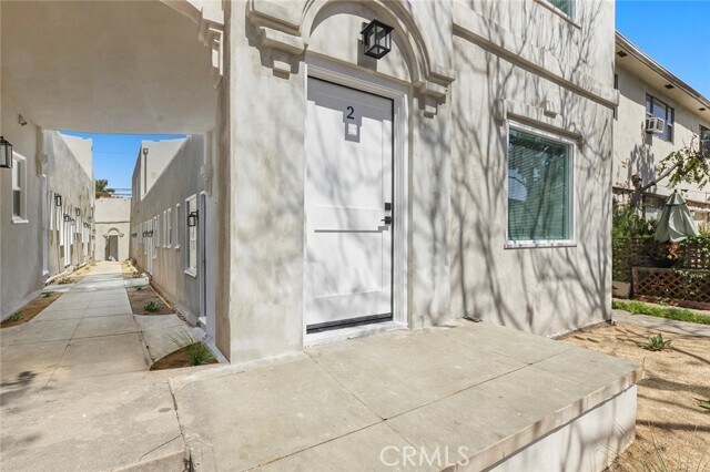 Building Photo - 1237 E 1st St