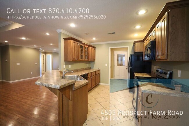 Building Photo - 3 bedroom 2 bath recently built home (Nett...