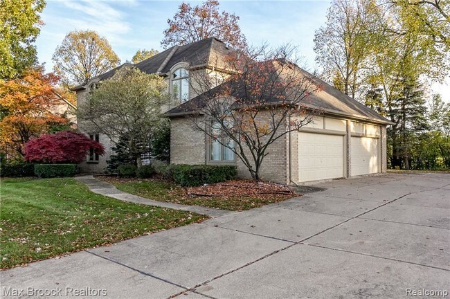 Building Photo - 1431 Provincial Dr