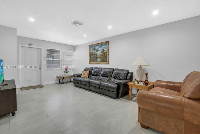 Foto del edificio - 862 W 79th St