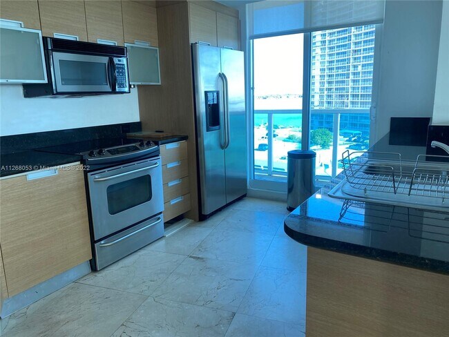 Foto del edificio - 1881 79th Street Causeway