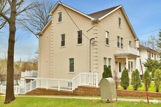 Building Photo - 150 Parkview Ave