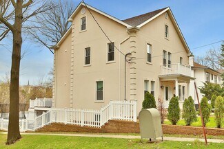 Building Photo - 150 Parkview Ave