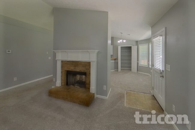 Building Photo - 65 Cranbrook Ct