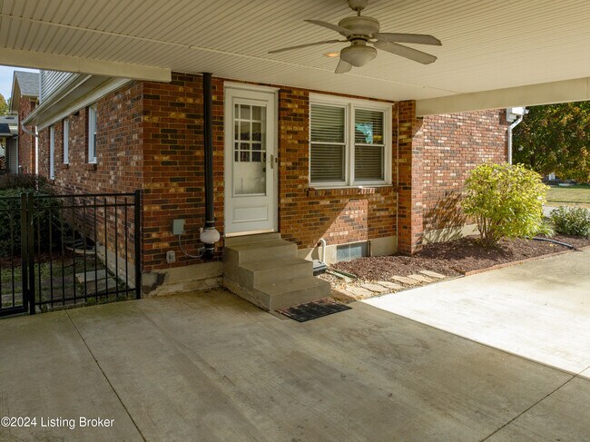 Foto del edificio - 9903 Welshpool Ct