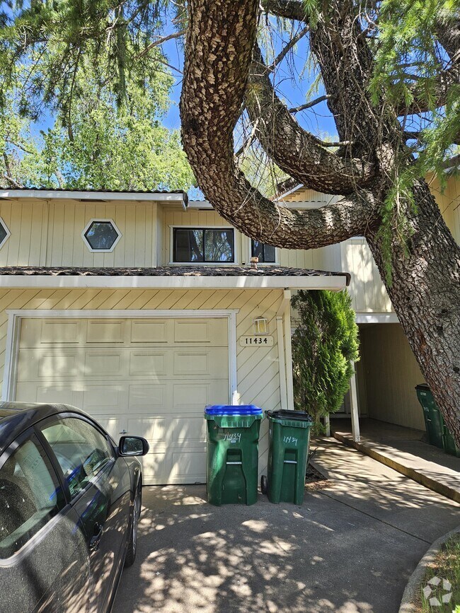 Apartments with Garages in Vallecito, CA 1 Rentals