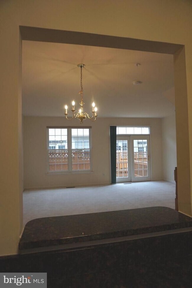 Foto del edificio - Beautiful Townhouse in Washingtonian Center