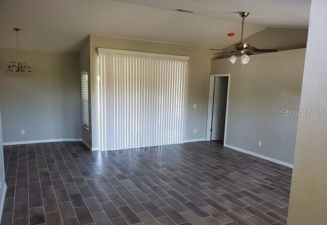 Foto del edificio - 3780 Kinney St