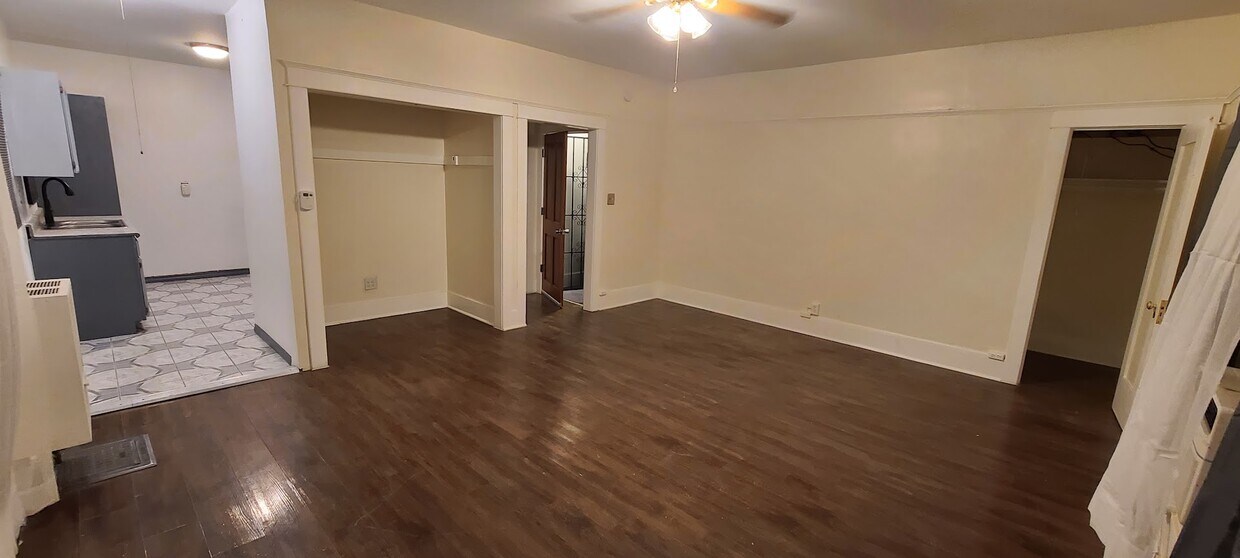 Foto principal - 2516 Council St