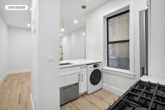 Foto del edificio - 206 W 96th St