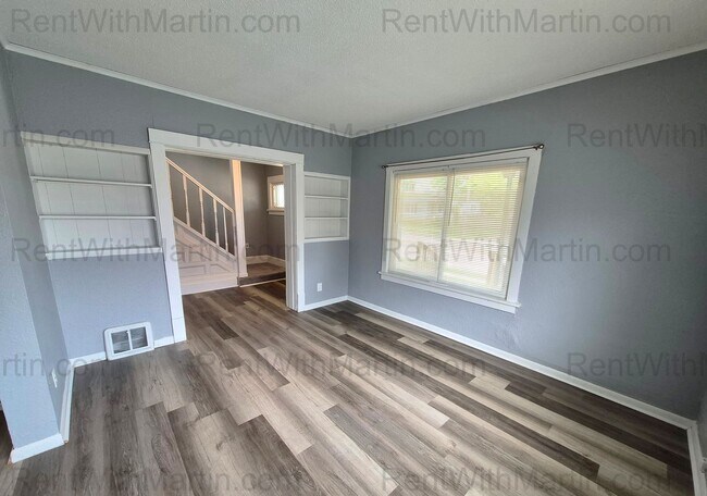 Foto del edificio - 310 N Frederick Ave