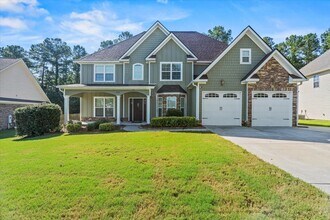 Building Photo - 839 Leyland Ln