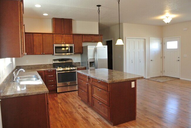 Foto del edificio - Spread Out and Live Large in this Luxuriou...