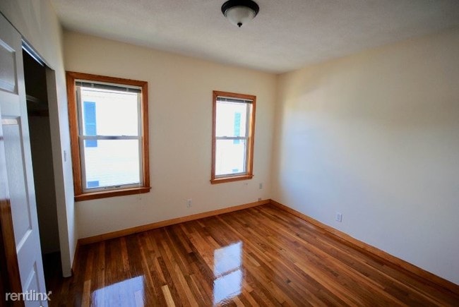 Building Photo - 489 Winthrop St